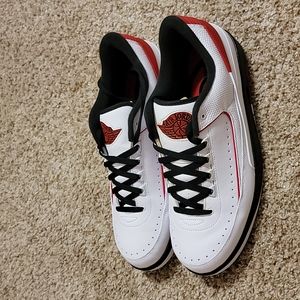 Air jordan retro 2 low Chicago sz 13 white, red, black